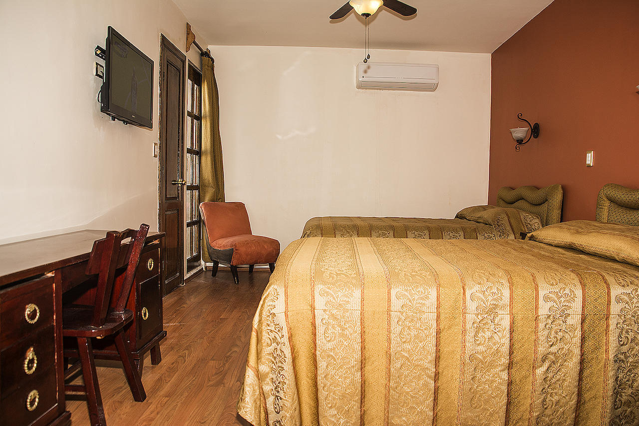 Hotel Roma Durango Phòng bức ảnh